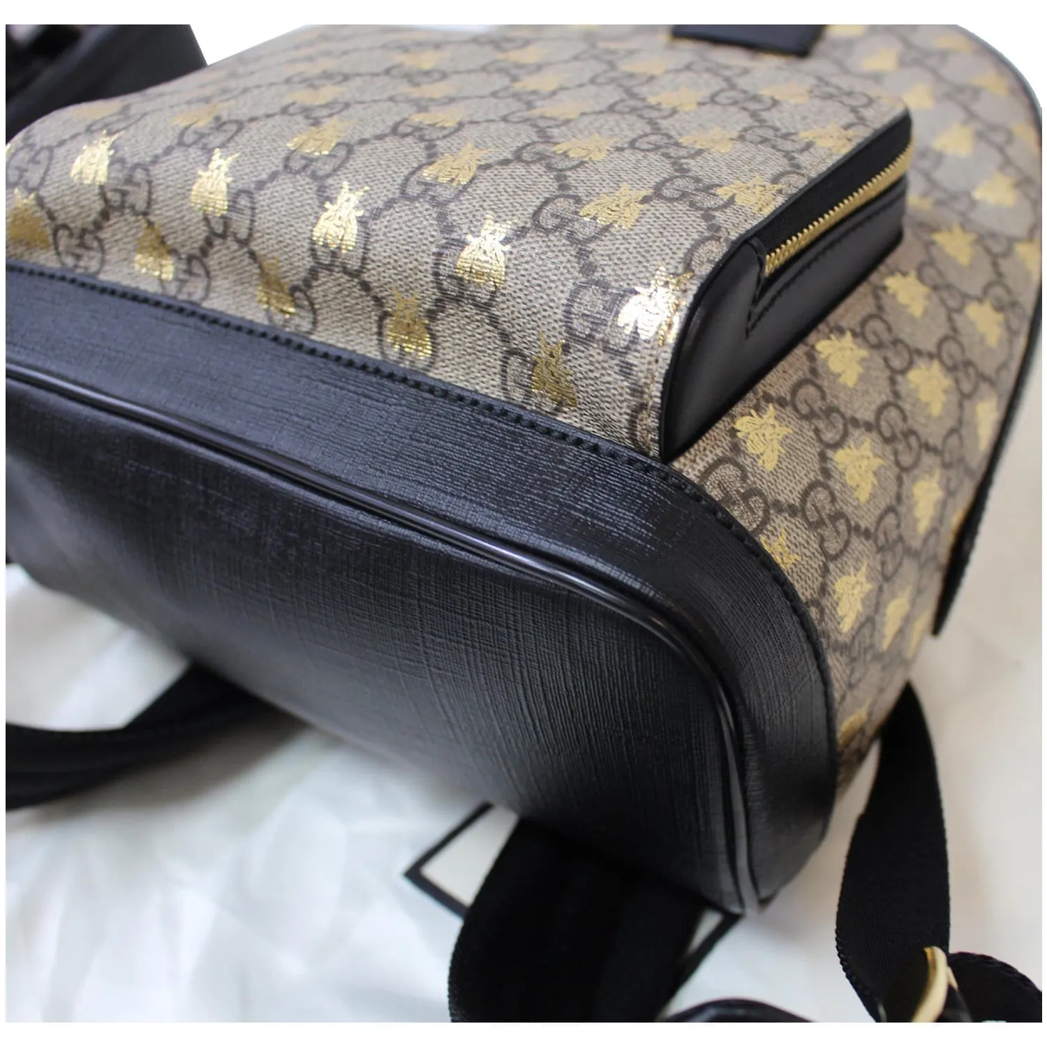 GUCCI Bees Small Day GG Supreme Monogram Backpack Bag Beige 427042